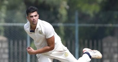 अर्जुन तेंदुलकर ने 50 फर्स्ट क्लास विकेट पूरे किए.