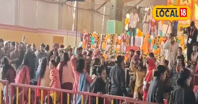 पंडित धीरेंद्र शास्त्री बांदा पंडाल