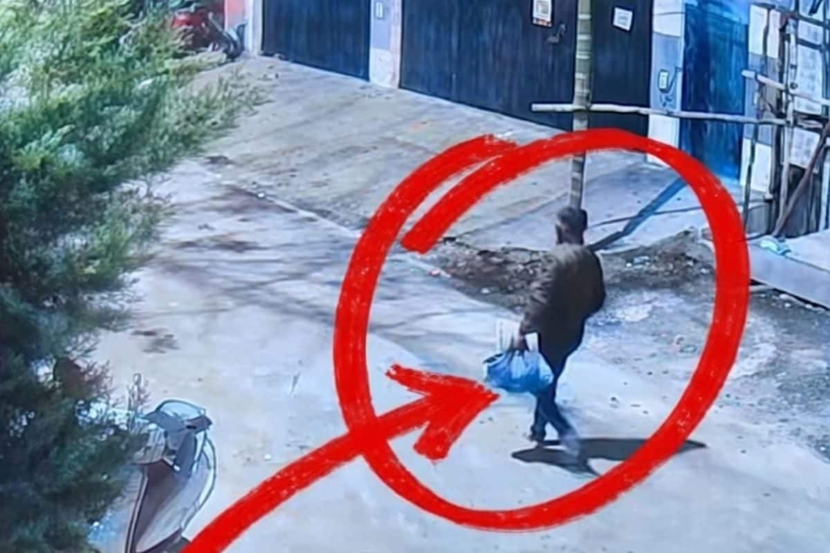 बंदर वाली टोपी हाथ में थैला बैंगलोर का अजब-गजब चोर चुराता है सिर्फ जूते