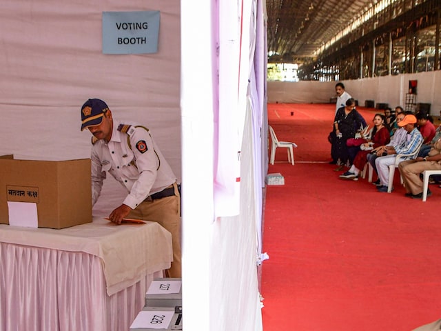  BMC चुनाव के लिए शुरू हो चुकी है वोटिंग, जानें किन्‍होंने डाला वोट?