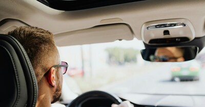 सड़क हादसे कम करने के लिए सरकार नया फीचर लाने वाली है. 