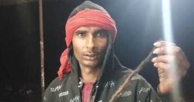 रीवा में हमलावरों ने युवक की चोटी उखाड़ दी. 