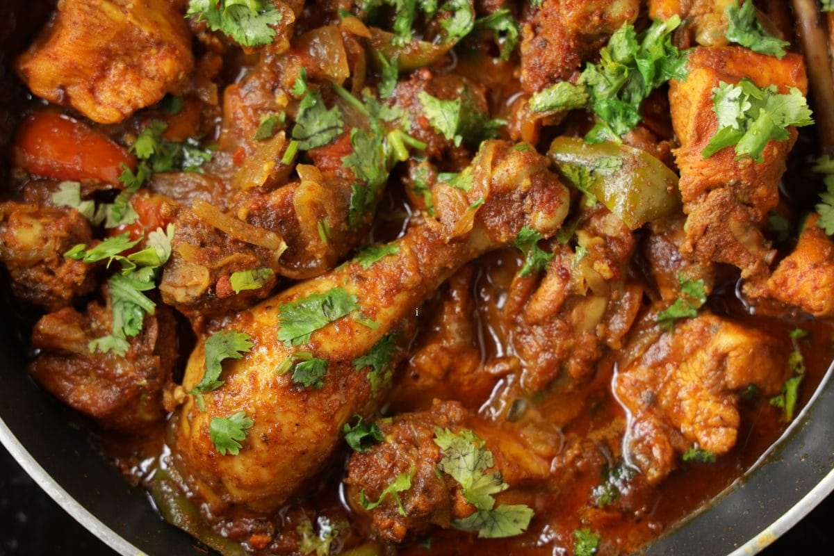 Mutton Softening Tips: अब घंटों खाना पकाने की जरूरत नहीं! मीट को जल्दी से नरम करने का आसान तरीका डालें ये एक मसाला