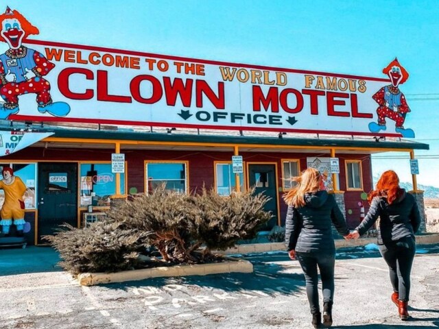 जोकरों से सजा है यह 'मोटल', यहां रुकने से डरते हैं यात्री!