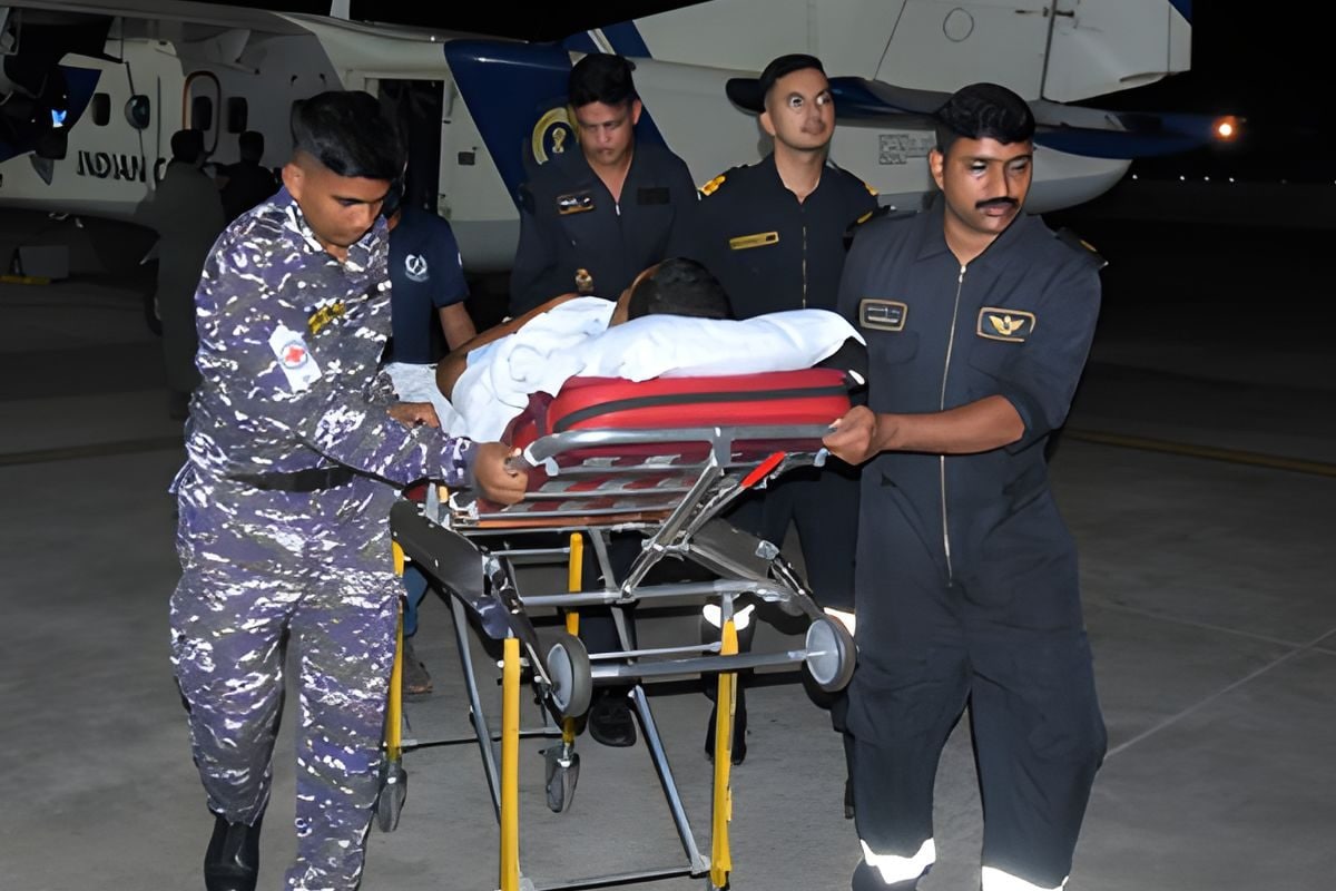 भारतीय तटरक्षक बल ने बचाई 55 साल के मरीज की जान अगाती द्वीप से किया रेस्क्यू