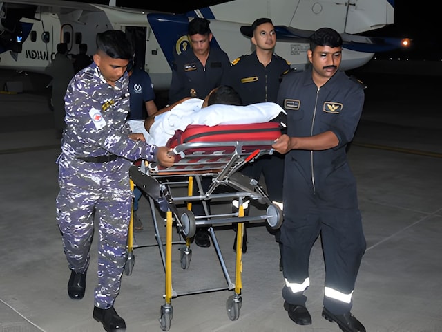 भारतीय तटरक्षक बल ने बचाई 55 साल के मरीज की जान, अगाती द्वीप से किया रेस्क्यू