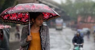 मध्य प्रदेश के कई जिलों में तेज बारिश शुरू हो गई है.