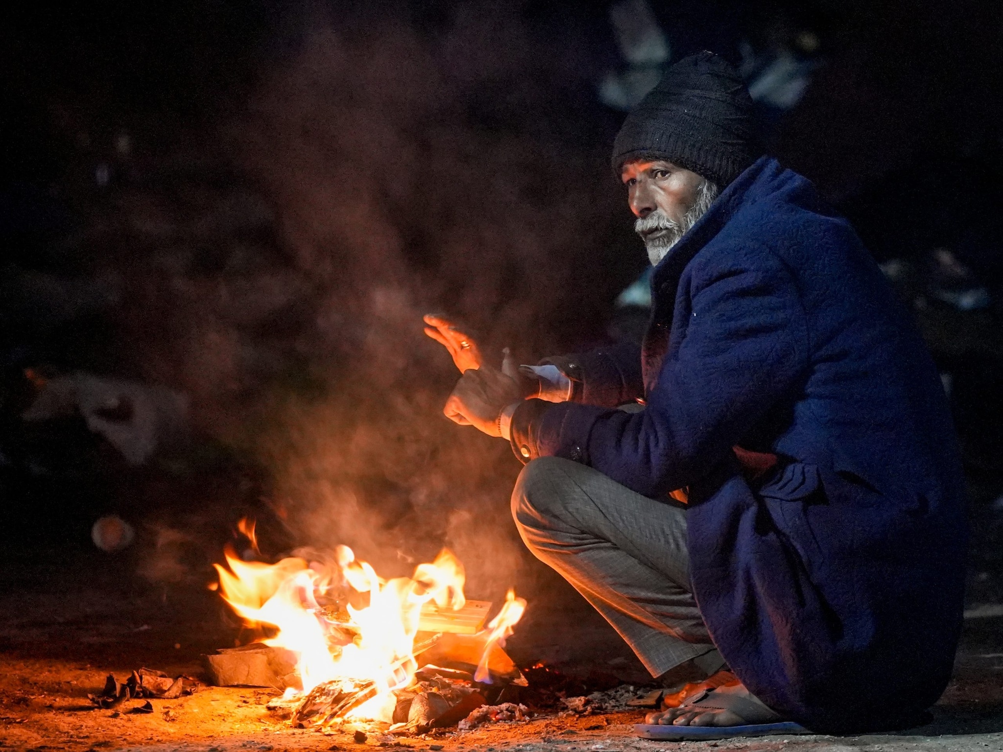 3 राज्यों में मूसलाधार बारिश 10 में तो 5 डिग्री से नीचे पहुंचा पारा IMD का शीतलहर अलर्ट जानें UP-बिहार का हाल