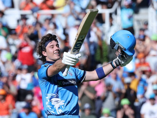 ৮ বাউন্ডারি-৭ ছক্কা আর একটি দুর্দান্ত সেঞ্চুরি, ফাইনালে বিশ্ব রেকর্ড গড়লেন 'বেবি এবি'