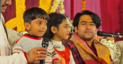 Child Challenges Dhirendra Shastri, Demands to Meet Hanuman Ji; Scolds Dad on Stage