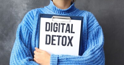डिजिटल डिटॉक्स से मेंटल हेल्थ में सुधार हो सकता है.