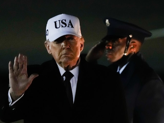 100000 visas cancelled, action of Trump administration causing chaos, but who is the target?