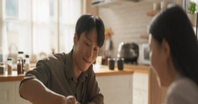 प्रेमिका की पसंदीदा डिशेस बनाकर करता है सर्व (इमेज- सोशल मीडिया)