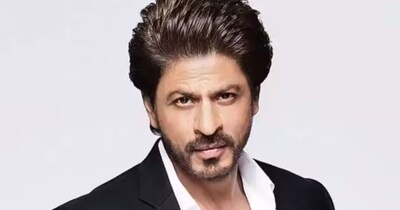 इस एक्ट्रेस-डायरेक्टर ने पिछले 22 सालों में सिर्फ 4 फिल्में की हैं. इनमें से तीन शाहरुख खान के साथ और 1 अक्षय कुमार के साथ. अक्षय कुमार के साथ वाली फिल्म डिजास्टर साबित हुई है. यह एक्ट्रेस डायरेक्टर-कोरियोग्राफर उन चुनिंदा बॉलीवुड फिल्ममेकर्स में से हैं जिन्होंने अपने करियर में क्वालिटी को क्वांटिटी से ऊपर रखा. 