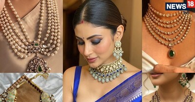 अगर आपको सॉफ्ट और रॉयल लुक पसंद है, तो पर्ल नेकलेस यानी मोतियों का हार भी बहुत अच्छा विकल्प है.