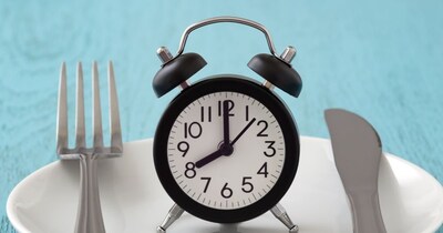 10 दिनों तक खाना न खाने से कई गंभीर समस्याएं पैदा हो सकती हैं.