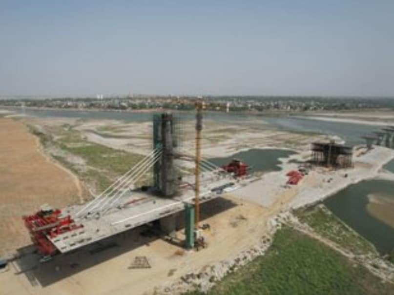 new bridge in prayagraj, 10 kilometer bridge in prayagraj, traffic jam in prayagraj, new bridge on ganga river, गंगा नदी पर बन रहा नया पुल, प्रयागराज में बना नया ब्रिज, प्रयागराज में 10 किलोमीटर का लंबा ब्रिज, फाफामऊ में बना 10 किमी का ब्रिज