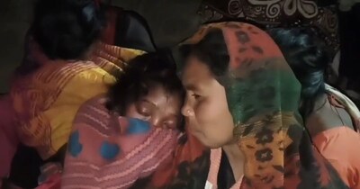 मृतक मजदूरों के परिवार वालों का रो-रोकर बुरा हाल.