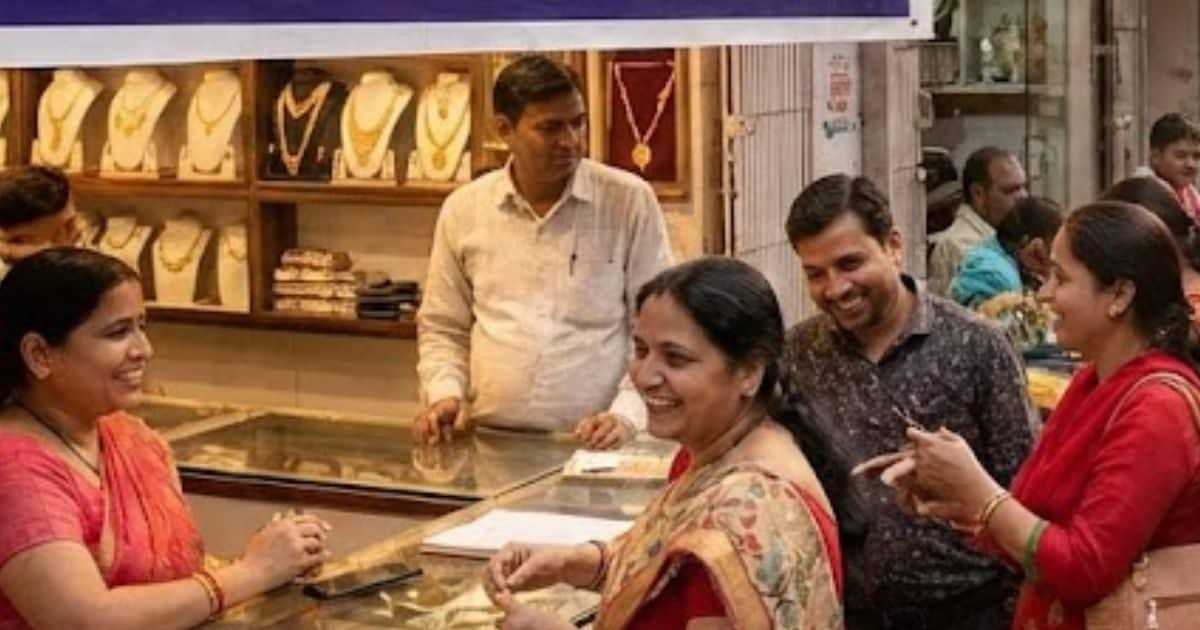 66 हजार रुपये सस्‍ती हुई चांदी, सोना भी 1100 रुपये टूटा, क्‍यों एक ही दिन में भरभराकर गिर गए गोल्‍ड-सिल्‍वर के दाम