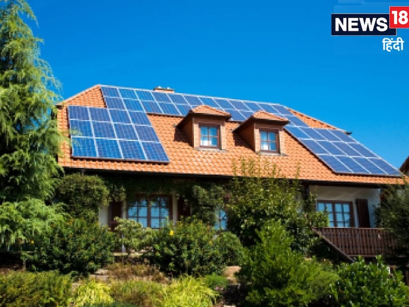 ग्रीन होम्स एक तरह का नेट जीरो कॉन्सेप्ट है जहां किसी प्रोजेक्ट की कुल ऊर्जा खपत को स्वच्छ ऊर्जा उत्पादन या संतुलन के माध्यम से बराबर किया जाता है. अब रेजिडेंशियल और कमर्शियल दोनों सेगमेंट में यह तेजी से अपनाया जा रहा है. इसमें सोलर रूफटॉप, ऊर्जा-सेवी डिजाइन, स्मार्ट लाइटिंग और प्राकृतिक वेंटिलेशन जैसी सुविधाएं बनाई जाती हैं ताकि कार्बन फुटप्रिंट घटाया जा सके. साथ ही घर खरीदने वालों के मासिक बिजली खर्च में भी 25–40 फीसदी तक की कमी लाई जा सके. 