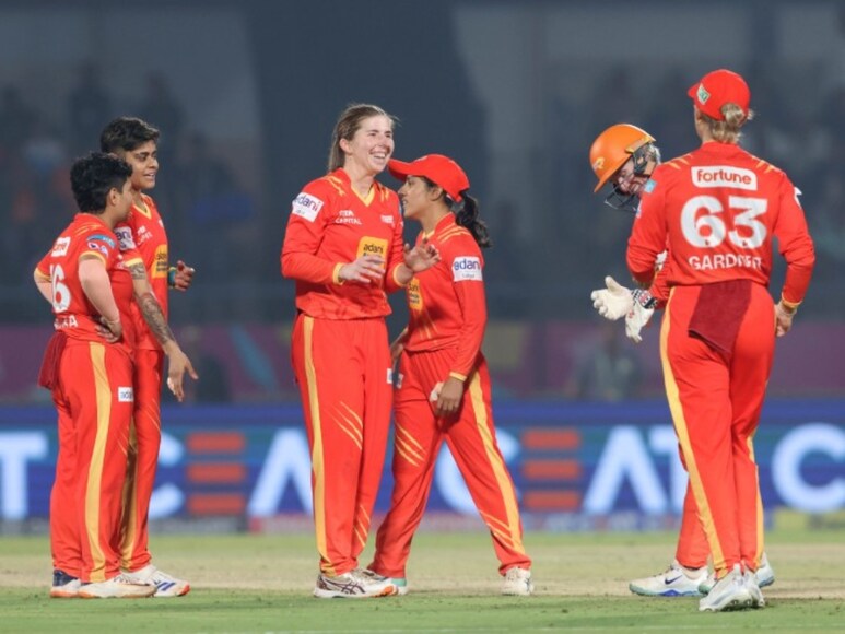 Harmanpreet Kaur, Womens premier league, WPL, Gujarat giants, Mumbai Indians, Ashleigh Gardner, Georgia Wareham, हरमनप्रीत कौर, डब्ल्यूपीएल, मुंबई बनाम गुजरात
