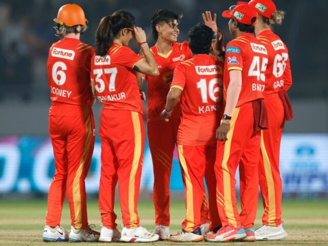 টানা ৩ পরাজয়ের পর জিতেছে... প্রতিপক্ষ দল 108 রানে গুটিয়ে গেছে।