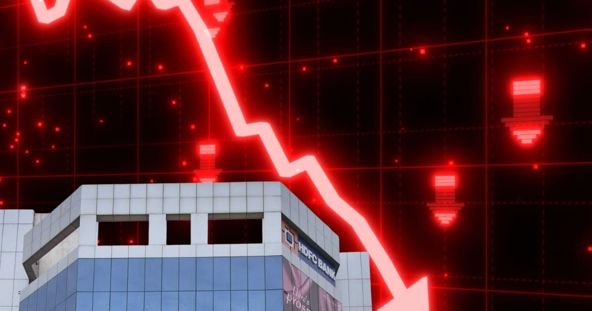 एचडीएफसी बैंक के सामने नई मुसीबत! विदेशी निवेशकों ने महीनेभर में बेच डाले 48 करोड़ शेयर, निकाले 35 हजार करोड़