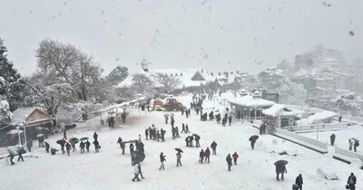 हिमाचल प्रदेश में भारी बर्फबारी के बाद जनजीवन बुरी तरह से प्रभावित हुआ है. 