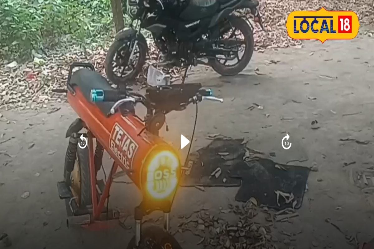 जुगाड़ हो तो ऐसा... कार वॉशिंग करने वाले युवक ने बनाई इलेक्ट्रिक बाइक, पूरे शहर में हो रही चर्चा