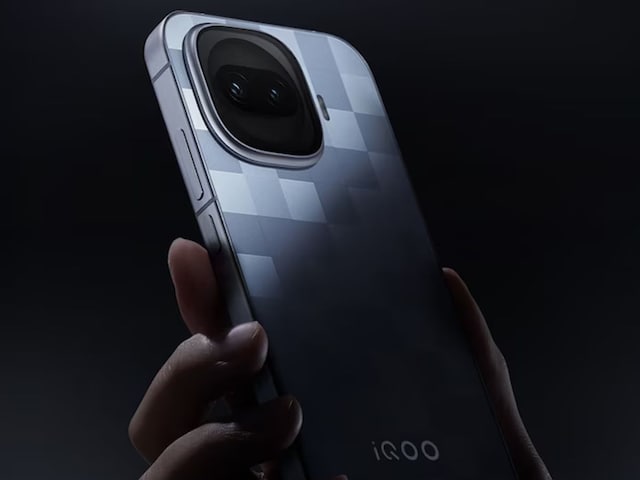 OnePlus 15R को देगा टक्कर? iQOO 15R की कीमत हुई लीक, मिलेगी 7600mAh बैटरी