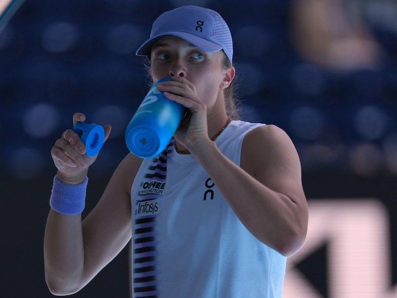 Iga Swiatek, Iga Swiatek angry, Iga Swiatek reaction on camera, Iga Swiatek zoo, Iga Swiatek animal zoo, Iga Swiatek Australian open, Australian open, इगा स्वियातेक, ऑस्ट्रेलियन ओपन, इगा स्वियातेक गुस्सा