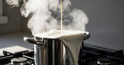 Never Boil Over Milk Again: Simple Kitchen Hacks Revealed!