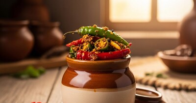 Red vs. Green Chili for Pickles: Which is Best? Learn Differences & Recipes