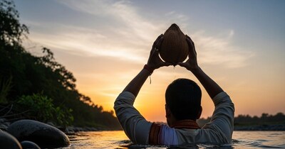 6. नारियल का इस्तेमालनारियल को सिर के ऊपर से घुमाकर बहते पानी में प्रवाहित कर दिया जाता है. यह उपाय खास मौकों पर किया जाता है.