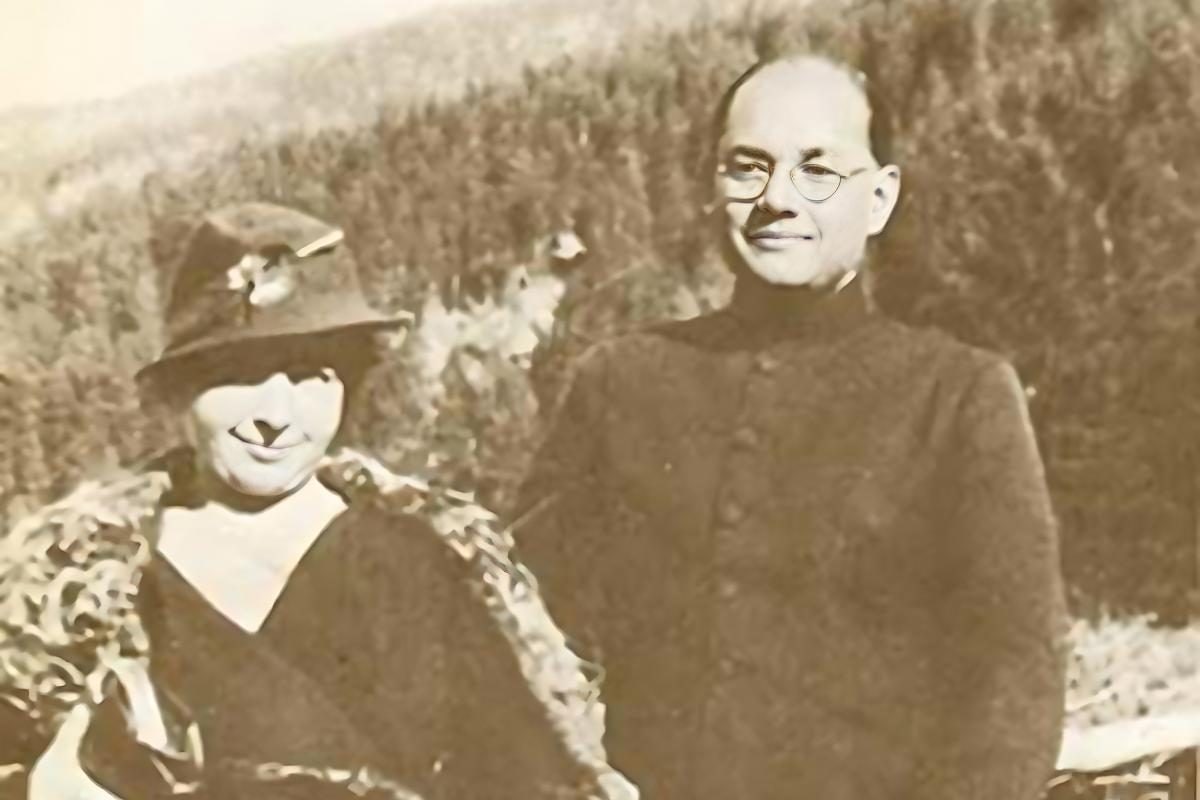 Love Story: टायपिस्ट बनकर आईं नेताजी सुभाष बोस के पास फिर कैसे हुआ प्यार और सीक्रेट शादी