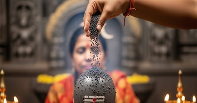 शिवलिंग पर काले तिल चढ़ाने के फायदे