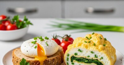 अंडा रसोई का ऐसा सिंपल लेकिन पावरफुल इंग्रीडिएंट है, जो स्वाद और पोषण दोनों का परफेक्ट बैलेंस देता है. केक बनाने से लेकर ब्रेकफास्ट में सनी साइड अप तक, अंडे का इस्तेमाल हर तरह की कुकिंग में होता है. लेकिन बहुत से लोग वजन कंट्रोल या फिटनेस गोल्स की वजह से तेल में बनी चीज़ों से दूरी बनाते हैं. ऐसे में oil-free egg recipes एक स्मार्ट और हेल्दी विकल्प बनकर सामने आती हैं.