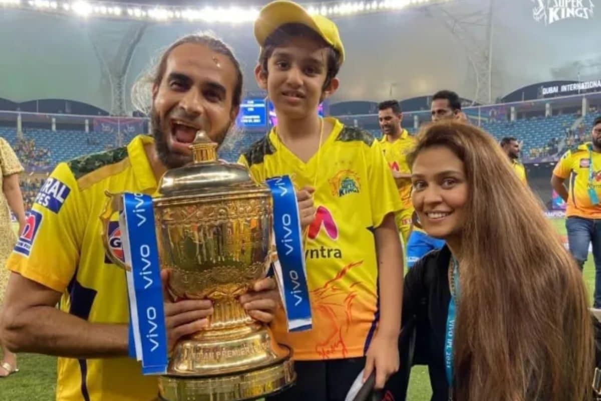 एक पाकिस्तानी क्रिकेटर जिसे इंग्लैंड में करनी पड़ी बाथरूम की सफाई, विदेशी महिला से की शादी, बदली जिंदगी