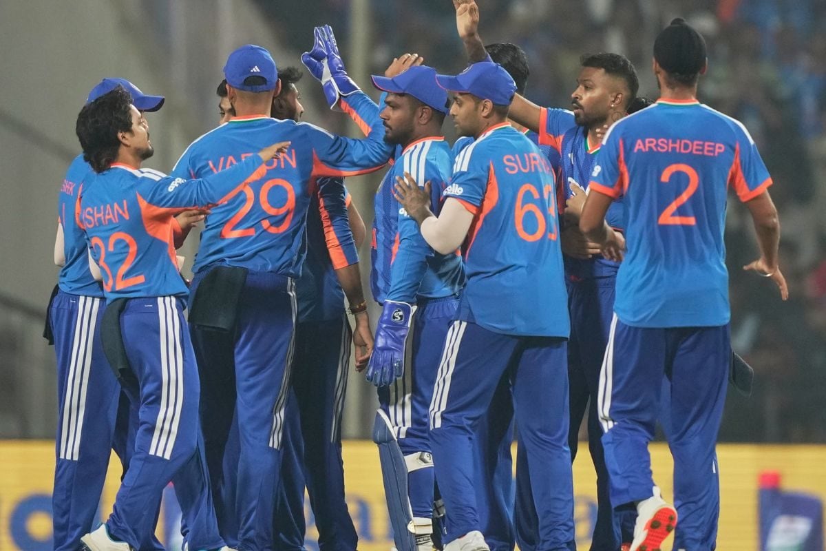 Ind vs NZ Live: अक्षर पटेल ने झटका सबसे बड़ा विकेट, ताबड़तोड़ रन बरसा रहे फिलिप्स आउट