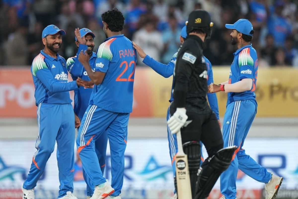IND vs NZ 2nd ODI LIVE Score: प्रसिद्ध कृष्णा ने न्यूजीलैंड को दिया दूसरा झटका, निकोल्स को मारा बोल्ड