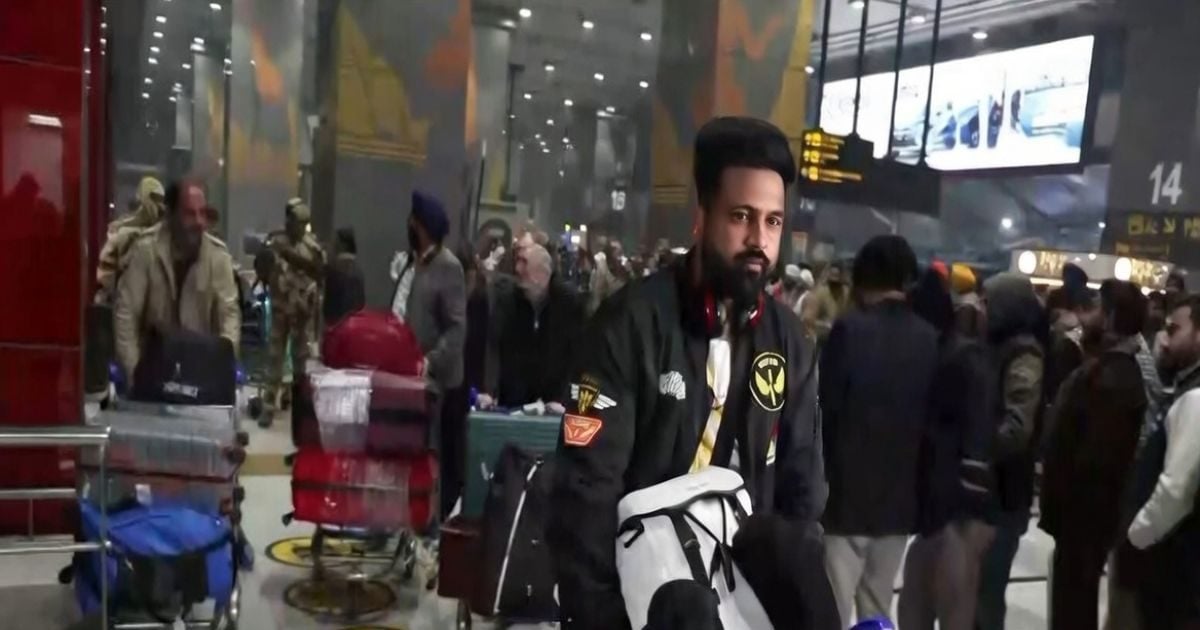 ईरान में कैसे हैं हालात, तेहरान से पहली फ्लाइट में लौटे भारतीयों ने बताई जमीनी हकीकत?