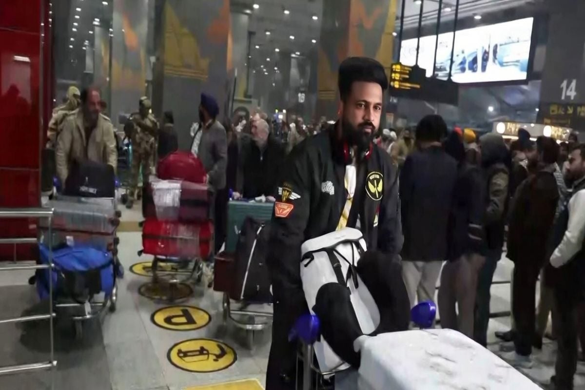 ईरान में कैसे हैं हालात तेहरान से पहली फ्लाइट में लौटे भारतीयों ने बताई जमीनी हकीकत