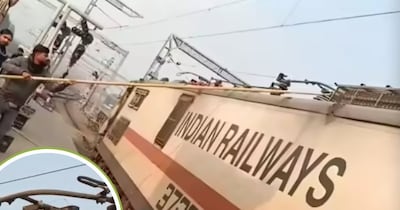 इटारसी रेलवे स्‍टेशन पर रेलकर्मी की सतर्कता से बड़ा हादसा टला. 