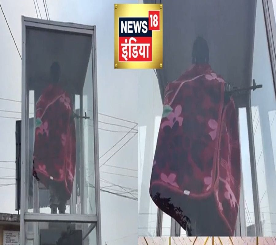 शहीद बेटे की मूरत को मां ने ओढ़ाया कंबल जम्मू का यह वीडियो देख भर आएंगी आंखें