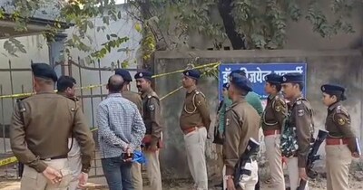 गिद्धौर थाना के ठीक सामने डॉक्टर परिवार  के घर में लूटपाट