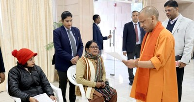 सीएम  योगी आदित्यनाथ जनता दर्शन