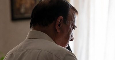 लखनऊ में रिटायर्ड अधिकारी से साइबर ठगी (सांकेतिक तस्वीर-AI)