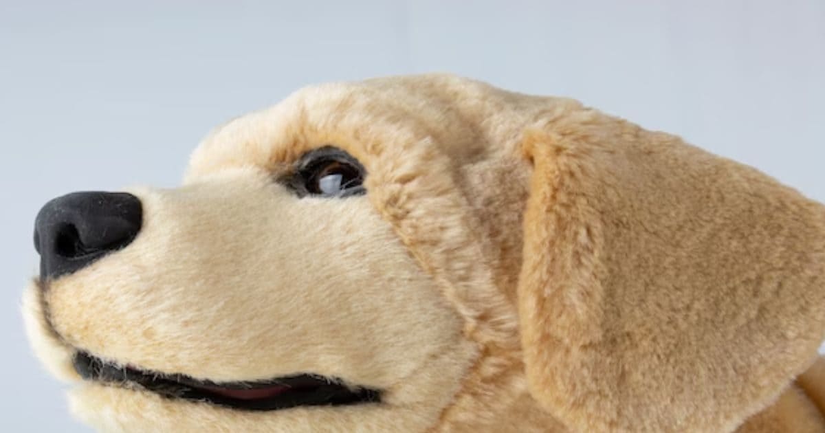 Tach – CES 2026 में Tombot का रोबोटिक पपी Jennie अकेलेपन के लिए मददगार.