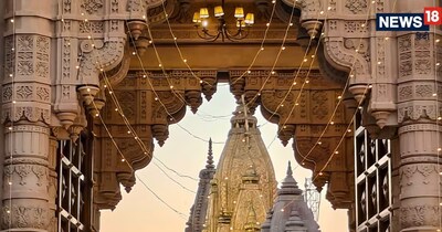 काशी विश्वनाथ मंदिर.