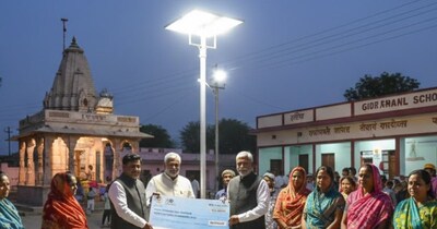  बीकानेर न्यूज़: अर्जुनराम मेघवाल की पहल, 75 गांवों में लगेंगी 1640 सोलर स्ट्रीट लाइट.